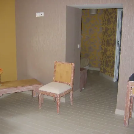 Champagne Et D'hotes Pierre Trichet Bed & Breakfast 3*